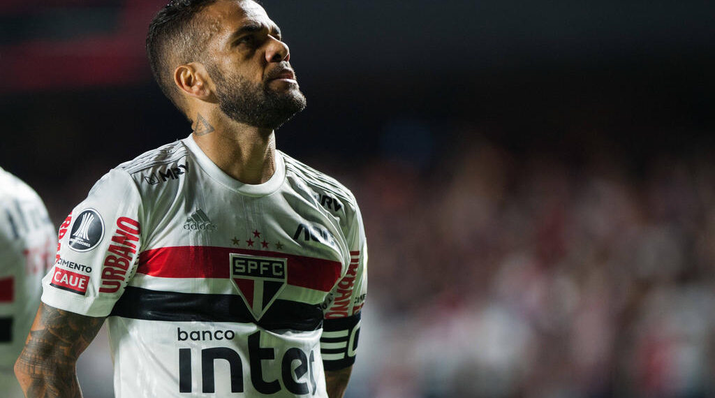 So Paulo FC x LDU SO PAULO, SP - 11.03.2020: SO PAULO FC X LDU - Dani Alves from So Paulo FC during a match between So Paulo FC vs LDU, valid for the second round of the group stage of the Copa Libertadores 2020 held at Morumbi Stadium in So Paulo, SP. Photo: Maurcio Rummens/Fotoarena x1890712x PUBLICATIONxNOTxINxBRA MaurcioxRummens