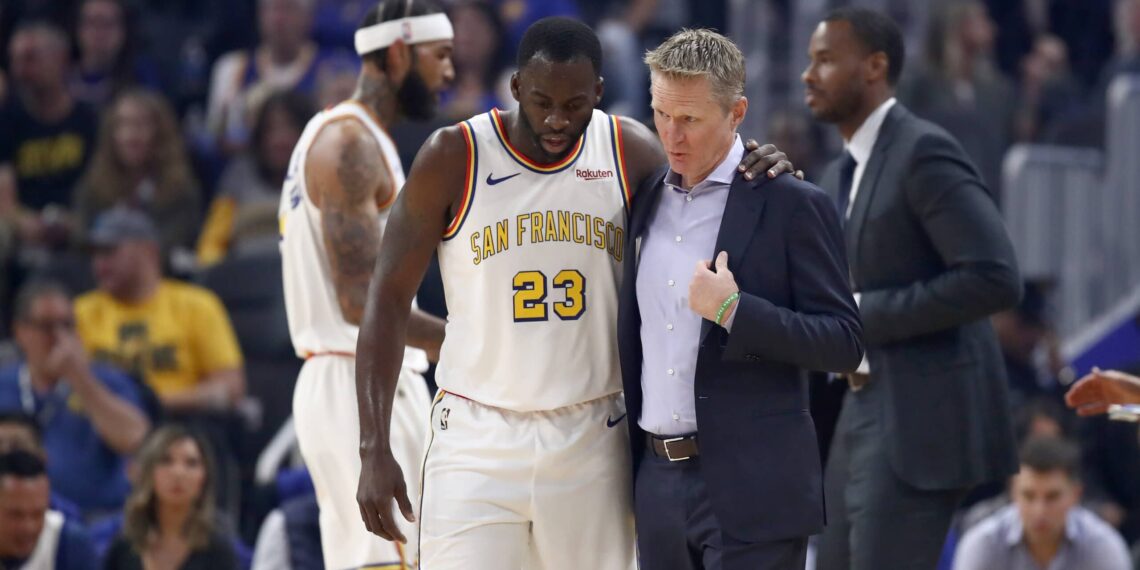 SAN FRANCISCO, CALIFORNIA - NOVEMBER 01:  Draymond Green #23 of the Golden State Warriors talks to head coach Steve Kerr during their game against the San Antonio Spurs at Chase Center on November 01, 2019 in San Francisco, California.  NOTE TO USER: User expressly acknowledges and agrees that, by downloading and or using this photograph, User is consenting to the terms and conditions of the Getty Images License Agreement. (Photo by Ezra Shaw/Getty Images)