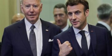 El presidente de EEUU, Joe Biden, y el francés Emmanuel Macron este jueves en Bruselas, donde participan en sendas cumbres de la OTAN, el G7 y la Unión Europea (UE).