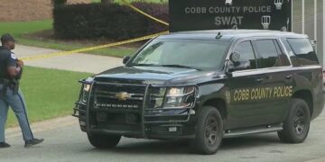 Oficiales del condado de Cobb dispararon y mataron a un hombre durante una disputa doméstica en 4683 Heritage Lakes Court.
