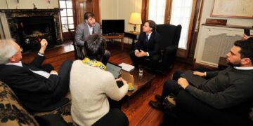 Presidente Luis Lacalle Pou se reúne con miembros del partido opositor Frente Amplio (Fuente: Presidencia de Uruguay)