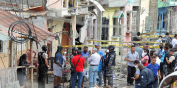 Ministro del interior de Ecuador, Patricio Carrillo visita lugar de la explosión en Guayaquil (Créditos: Getty Images)
