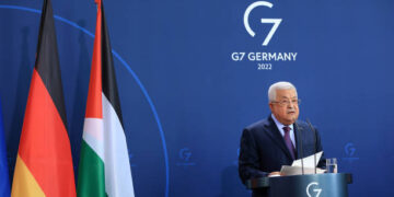 Mahmoud Abbas durante su visita en Alemania (Créditos: Getty Images)