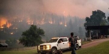 El incendio McKinney avanza sobre el bosque nacional Klamath (Créditos: AP Photos)