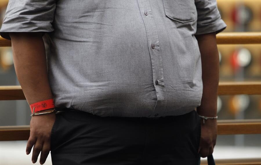 En la imagen de archivo, una persona con obesidad. EFE/Sáshenka Gutiérrez