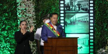 El presidente de Bolivia, Luis Arce, este 22 de septiembre de 2022 en la Sesión de Honor por los 212 años de la gesta libertaria de Santa Cruz (Bolivia). EFE/Juan Carlos Torrejón