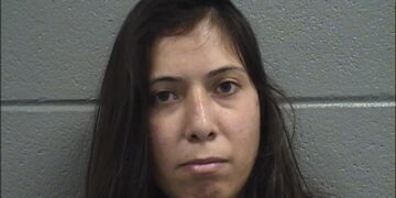 Victoria Moreno, de 34 años, está acusada de haber lanzado a su sobrino al lado Michigan en Chicago (Fuente: Policía de Chicago)