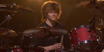 Shane Hawkins, hijo del desaparecido baterista de Foo Fighters, Taylor (Captura de pantalla de la transmisión oficial)
