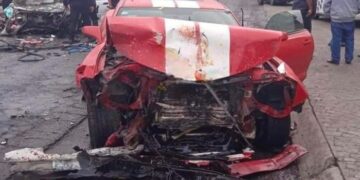 El youtuber chocó su automóvil rojo contra lo que parecería un taxi provocando la muerte de todos los pasajeros (Cortesía)