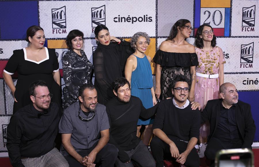 Animadores de la película “Pinocchio”, posan durante una alfombra roja en el marco del Festival Internacional de Cine de Morelia, en el estado de Michoacán (México). EFE/Iván Villanueva