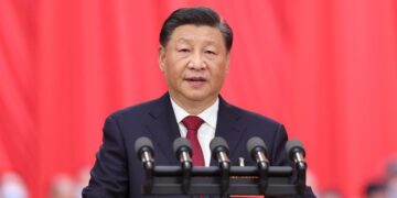 El secretario general del Partido Comunista de China (PCCh) y líder indiscutible del gigante asiático, Xi Jinping, inauguró hoy el XX Congreso de la formación, llamado a afianzar aún más su poder con un tercer mandato quinquenal inédito entre sus predecesores.