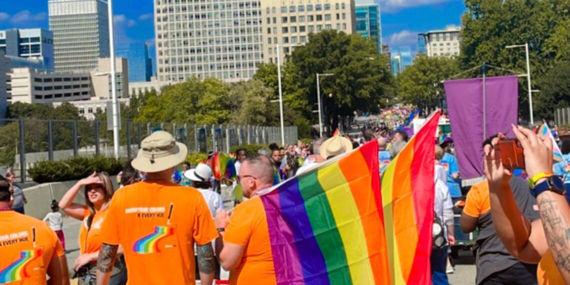 Miles de georgianos asistieron al Atlanta Pride Parade 2022 (Fuente: Twitter @5860JAMES)