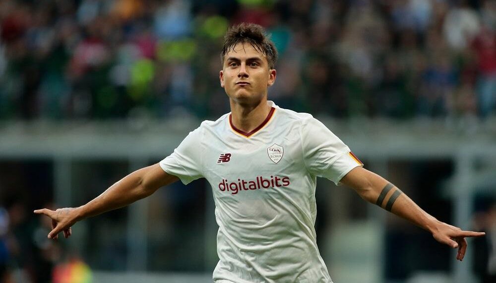 Photo LiveMedia/Nderim Kaceli
Milan, Italy, October 01, 2022, italian soccer Serie A match
Inter - FC Internazionale vs AS Roma
Image shows:
Paulo Dybala of As Roma celebrating after a goal during the Italian Serie A, Football match between Fc Inter and As Roma on October 1, 2022 at San Siro Stadium, Milan, Italy. Photo Nderim Kaceli
LiveMedia - World Copyright