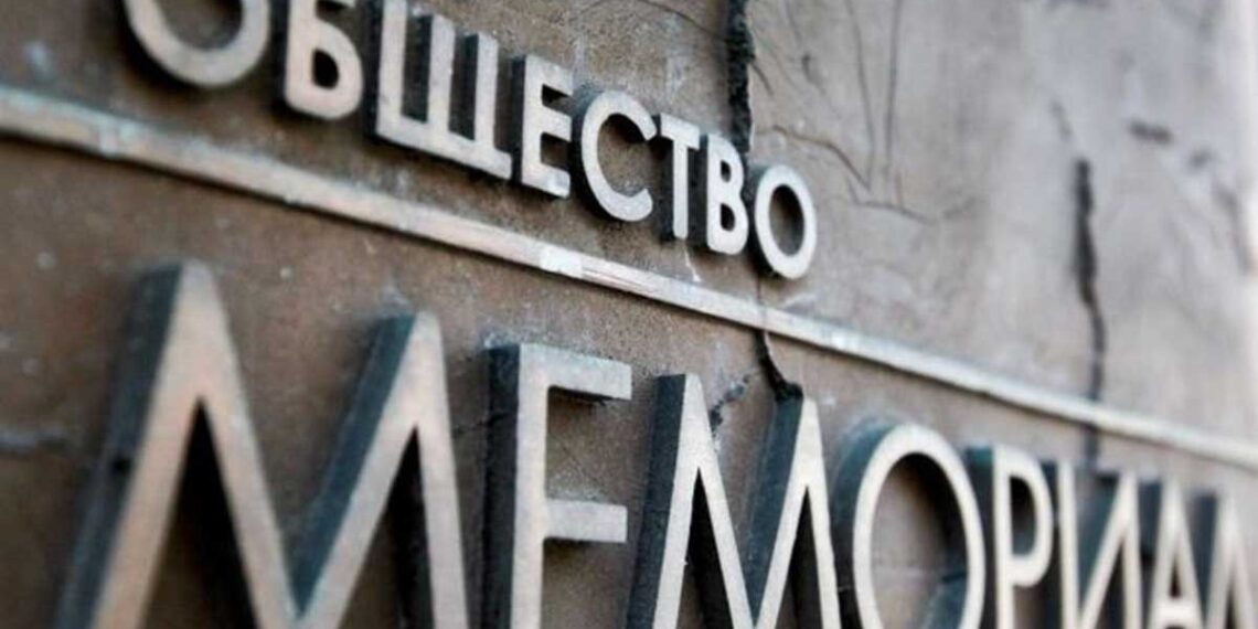 Memorial es una de las organizaciones más importantes que preservan derechos en Rusia (Créditos: AFP)