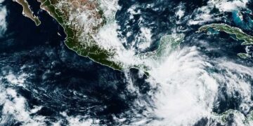 Imagen satelital de la tormenta tropical Julia (Cortesía)