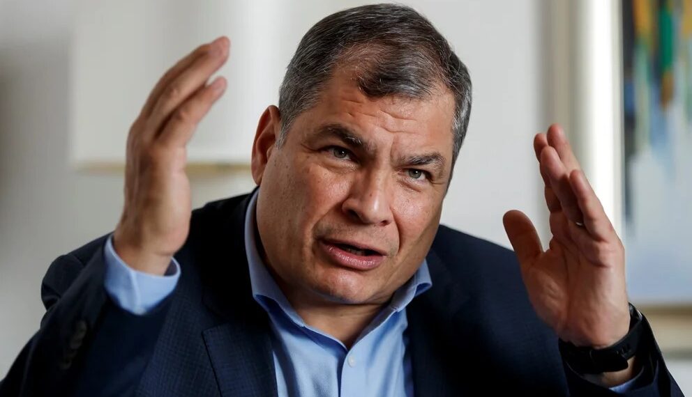 Rafael Correa y los políticos afines al exmandatario han rechazado las declaraciones de Carlos Pareja Yannuzzelli y aseguran que no hay sustento en esas acusaciones (Créditos: EFE/ José Méndez)