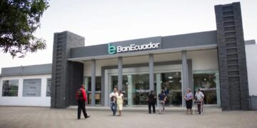 Según las autoridades, el Banco de Ecuador no tendría la capacidad de condonar las deudas vencidas de $10,000 (Fuente: BanEcuador)