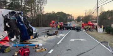 La ambulancia no tenía pacientes a bordo en el momento del accidente, dijo la patrulla estatal (Fuente: El Nuevo Georgia)