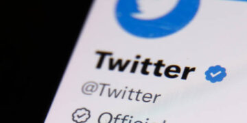 Twitter tuvo que suspender el servicio de verificación a pago por la aparición de varias cuentas falsas (Créditos: Getty Images)