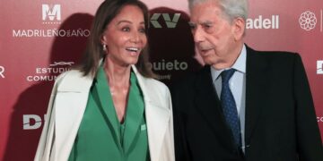 Mario Vargas Llosa e Isabel Preysler, fotografiados en Madrid en octubre pasado. EFE / Fernando Alvarado