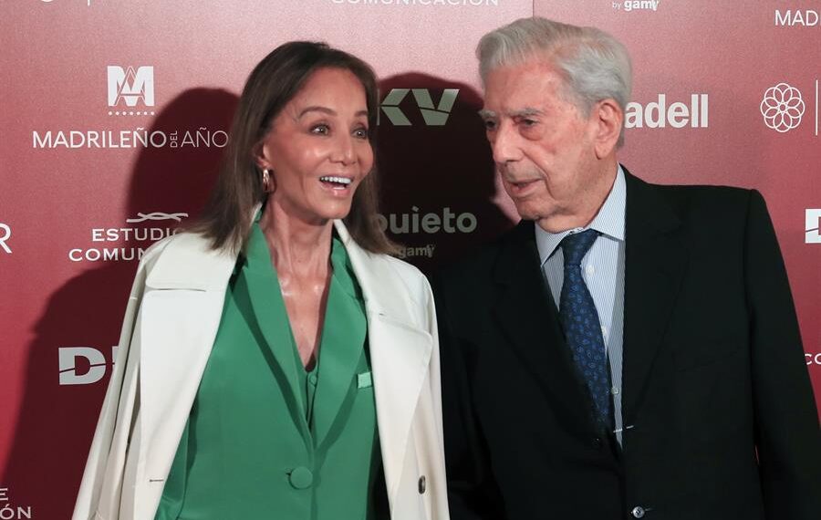 Mario Vargas Llosa e Isabel Preysler, fotografiados en Madrid en octubre pasado. EFE / Fernando Alvarado