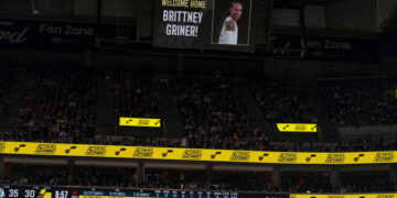 Brittney Griner fue recibida la semana pasada por sus familiares y miembros de la WNBA (Créditos: Getty Images)