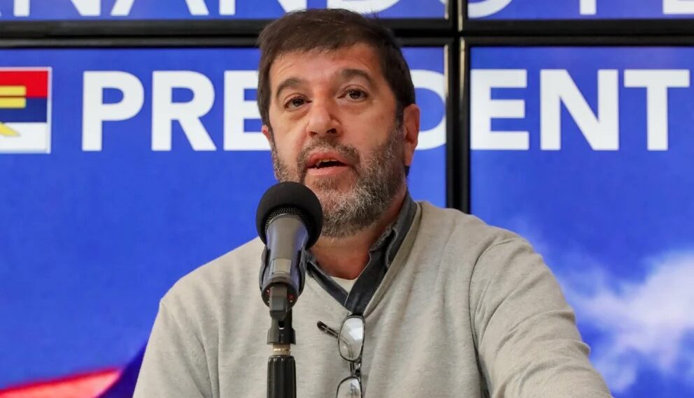 El presidente del Frente Amplio, Fernando Pereira, solicitó la salida de dos ministros del gobierno de Luis Lacalle (Créditos: EFE)