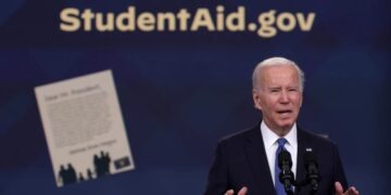 La condonación de la deuda estudiantil impulsada por Joe Biden se mantendrá bloqueada hasta Febrero (Créditos: Getty Images)