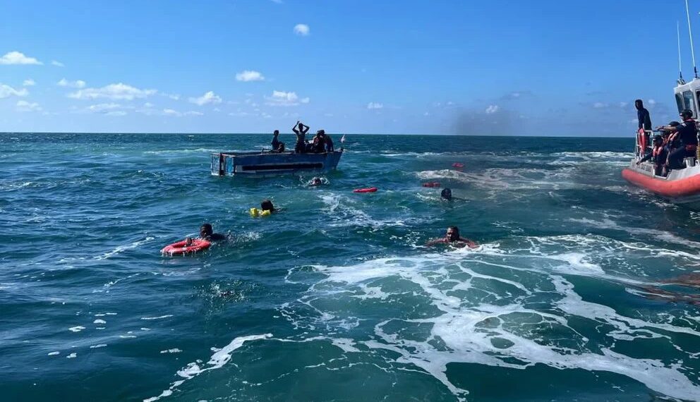 La Guardia Costera ha interceptado cerca de 10 mil migrantes cubanos este año en el mar intentando llegar a los Estados Unidos (Foto: Guardia Costera de EE.UU)