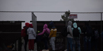 Con esta extensión de la Corte Suprema, las autoridades podrán seguir expulsando de forman inmediata a los migrantes en la frontera (Foto: Getty Images)