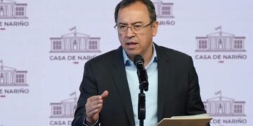 El ministro del Interior, Alfonso Prada, invitó a los grupos armados a unirse al cese al fuego (Créditos: Presidencia de Colombia)