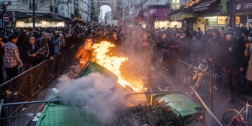 Distintos disturbios se registraron en París luego del tiroteo donde fallecieron 3 hombres kurdos (Foto: Getty Images)