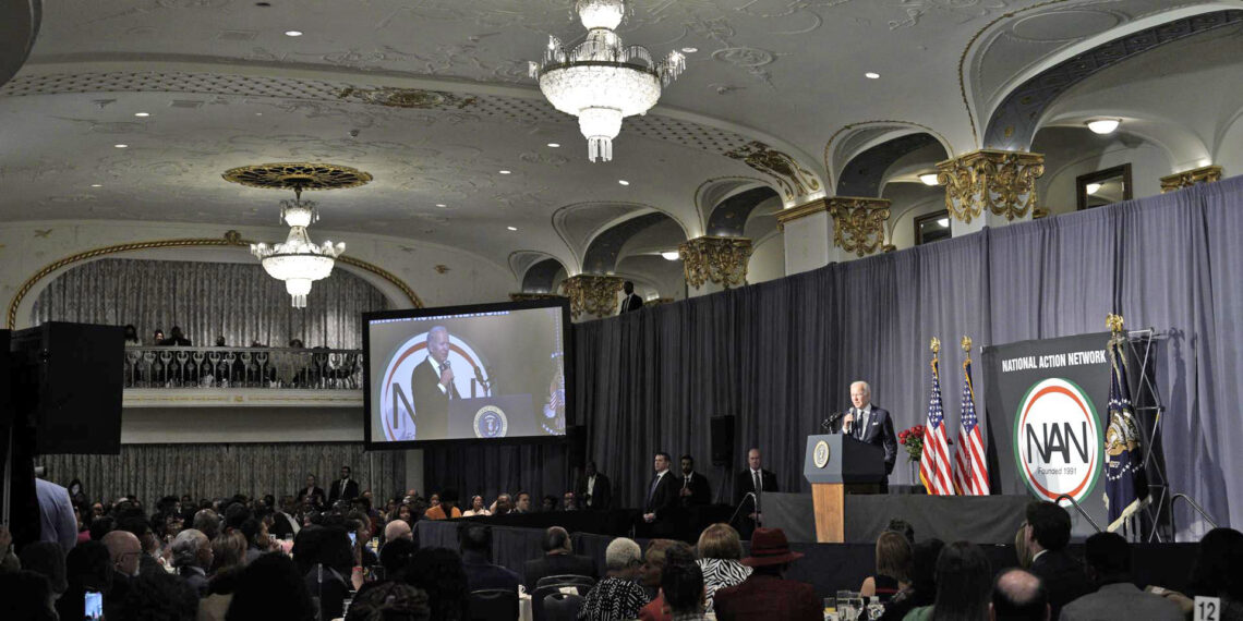El presidente de Estados Unidos, Joe Biden, habla durante una actividad para recordar a Martin Luther King, en Washington (EE.UU.), este 16 de enero de 2023. EFE/EPA/Yuri Gripas/Abaca/Pool