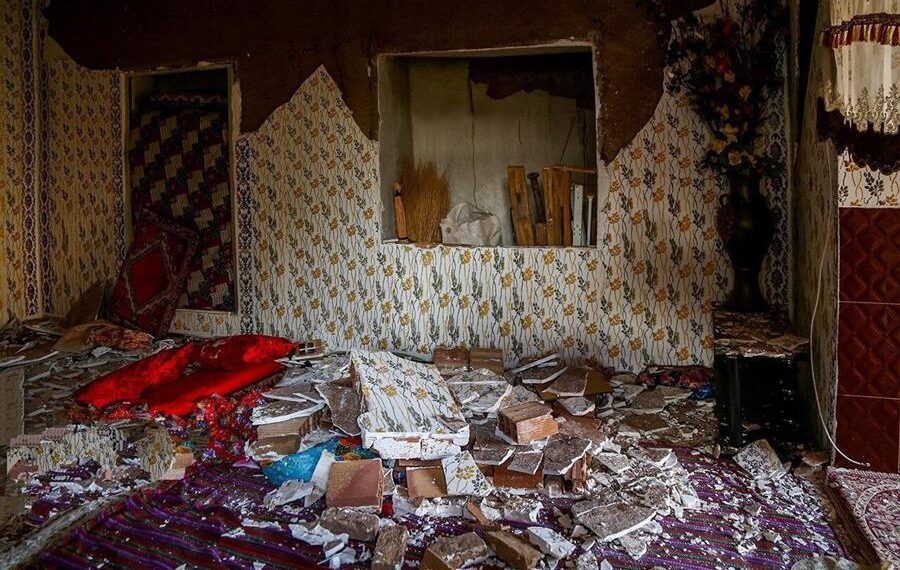 El interior de una vivienda tras el terremoto ocurrido en Irán. EFE/EPA/IRANIAN RED CRESCENT