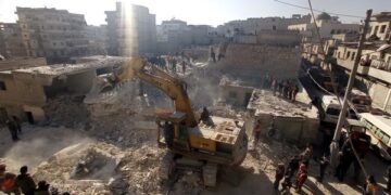 Lugar del derrumbe de un edificio residencial en el barrio de Sheij Masoud en la ciudad siria de Alepo (Foto: EFE)