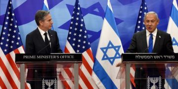 El secretario de Estado de los Estados Unidos, Anthony Blinken, y el primer ministro israelí, Benjamin Netanyahu, realizan declaraciones a los medios de comunicación tras su reunión en Jerusalén este 30 de enero (Foto: EFE)