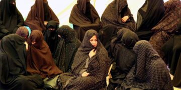 Imagen de archivo de una protesta de mujeres afganas en Herat. EFE/ Jalil Rezayee