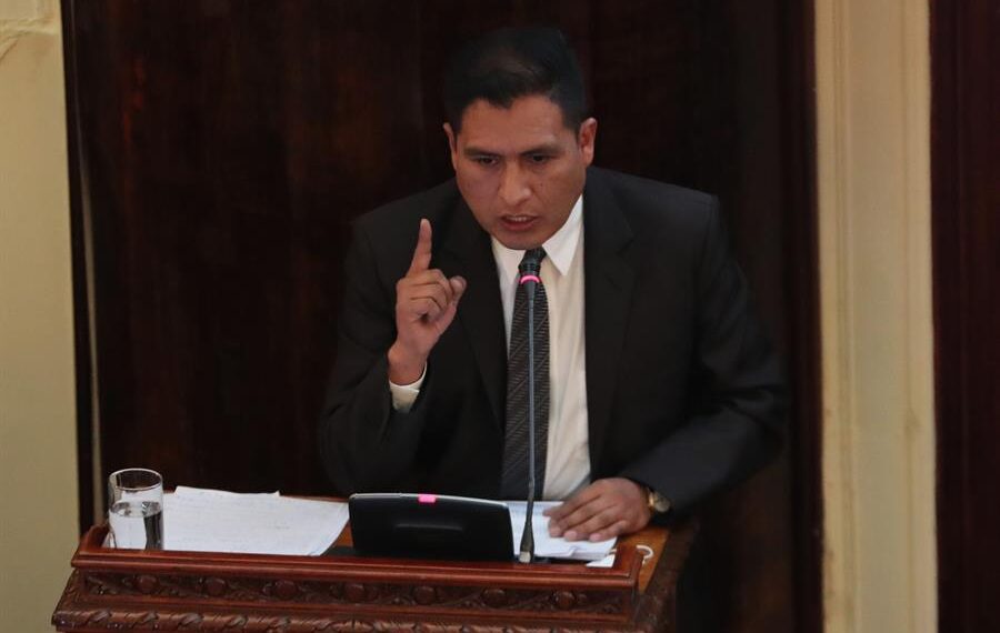El ministro de Salud y Deportes de Bolivia, Jeyson Auza, en una fotografía de archivo. EFE/Martín Alipaz