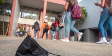 En lo que va del año escolar, son más de 10 mil los niños migrantes que ingresaron al sistema público de escuelas en Miami (Foto: EFE)