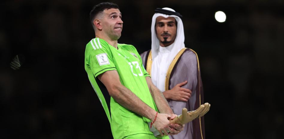 El comportamiento de Emiliano "Dibu" Martínez fue uno de los más cuestionados tras la final de Qatar 2022 (Foto: Getty Images)