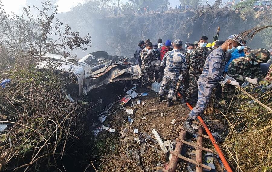 Lugar del centro de Nepal en el que se ha estrellado un avion de Yeti Airlines con más de setenta pasajeros y al menos una veintena de muertos EFE/EPA/BIJAYA NEUPANE