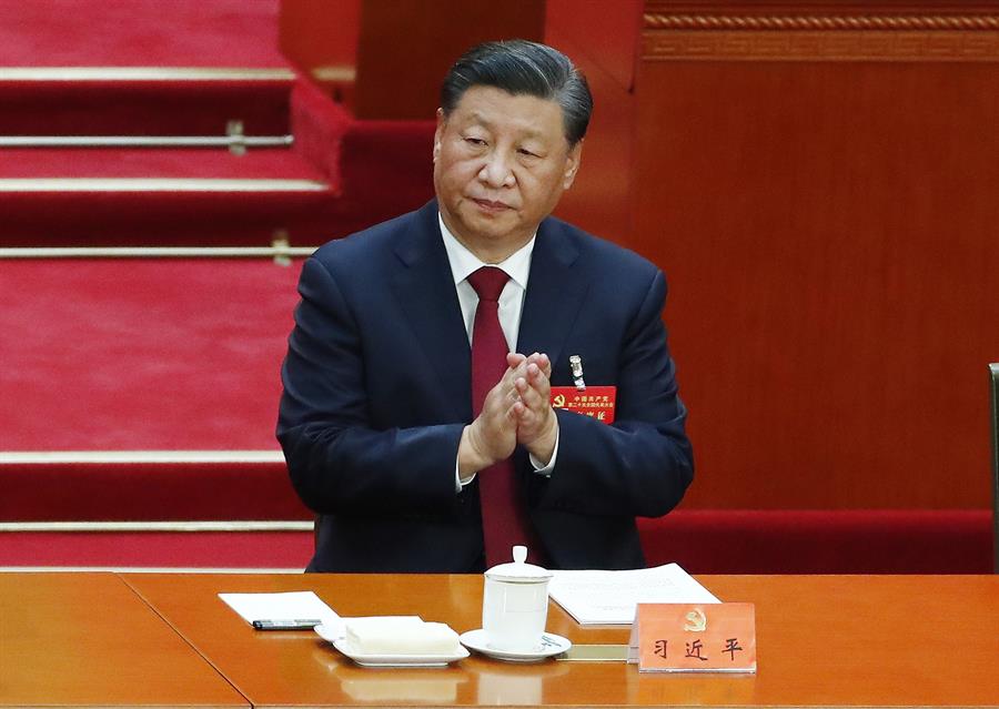 El presidente de China, Xi Jinping, expresó anoche su "preocupación" por los habitantes de las zonas rurales, donde la infraestructura sanitaria es "relativamente más débil", en un momento en el que el país se prepara para celebrar las fiestas del Año Nuevo Lunar.EFE/EPA/MARK R. CRISTINO