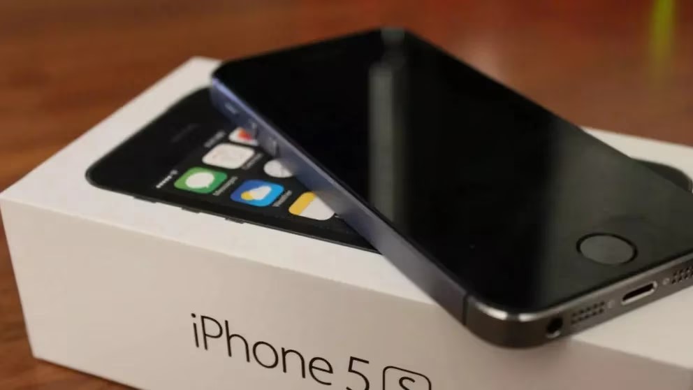 El iPhone 5S es el último modelo de celular al que Apple ha estado enviado parches de seguridad (Foto: Apple)