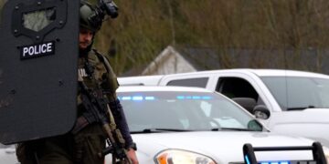 El equipo SWAT se hizo presente luego que se alertó que el sospechoso estaba armado (Foto: FOX 5 Atlanta)