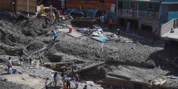 Fotografía que muestra los daños ocasionados por el alud en el pueblo de Secocha en Arequipa, Perú (Foto: EFE)