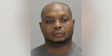 Abdul Sesay es acusado de haber agredido físicamente y luego amenazado a una mujer embarazada (Foto: Clayton County Police Department)