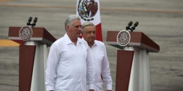 El presidente de México, Andrés Manuel López Obrador recibió a su homologo de Cuba, Miguel Díaz-Canel este sábado en el estado de Campeche (Foto: EFE)