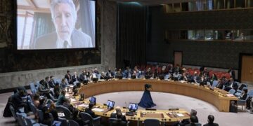 Miembros del Consejo de Seguridad de la ONU escuchan un pronunciamiento del fundador de Pink Floyd, el británico Roger Waters, a través de videoconferencia (Foto: EFE)