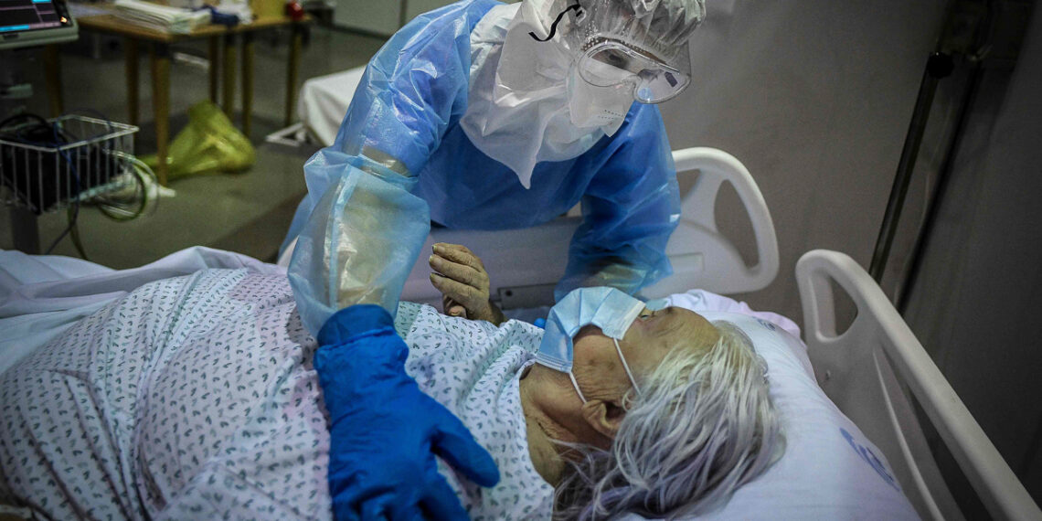 La COVID persistente ha afectado a 17 millones de europeos en los dos primeros años de pandemia (Foto: PATRICIA DE MELO MOREIRA / AFP)