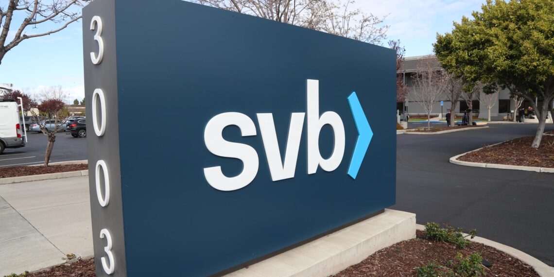 Vista de la sede principal del Silicon Valley Bank (SVB) en Santa Clara, California (EE.UU.), este 13 de marzo de 2023. EFE/George Nikitin